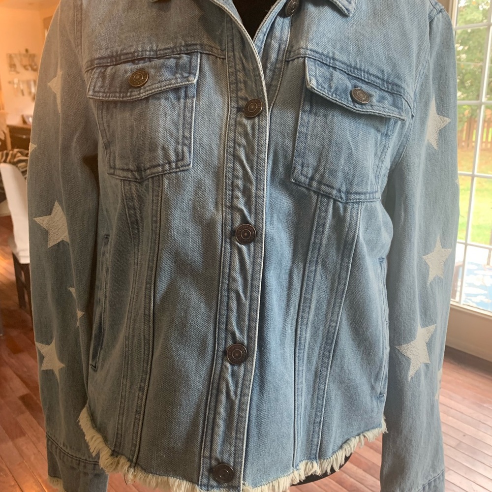 NWT Cupcakes and Cashmere Star Denim Jacket Women’s Size Large - Picture 2 of 16